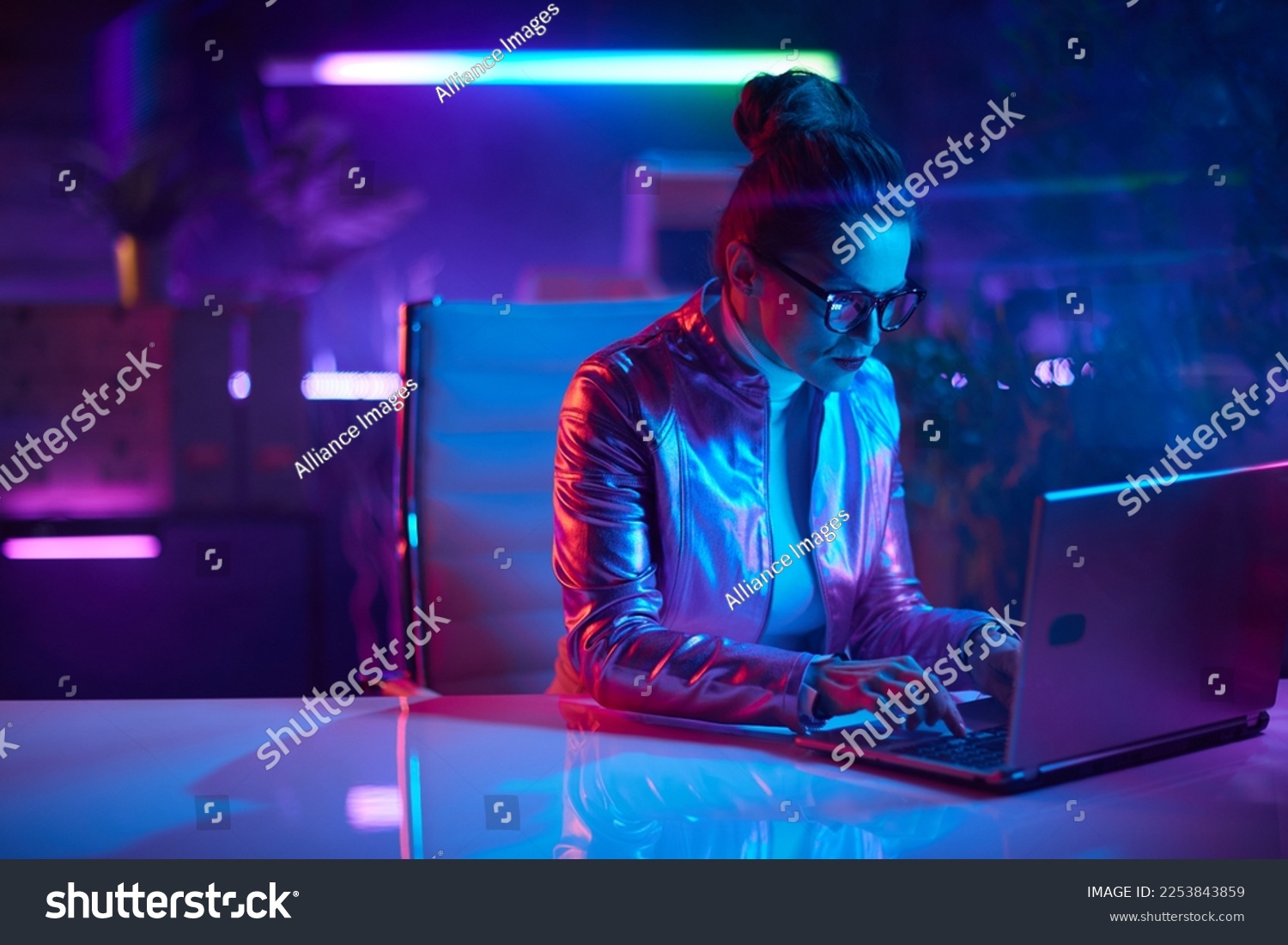R